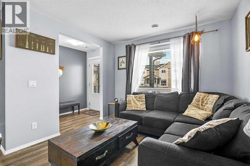 302 Sunrise Terrace NE — photo 4