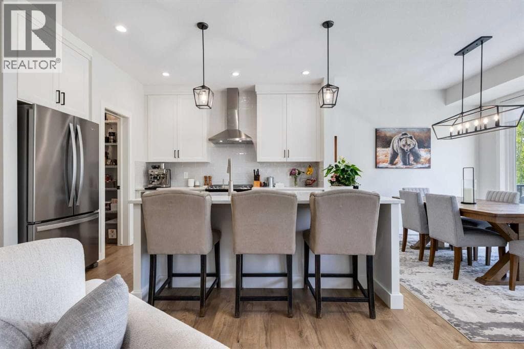 77 Walgrove Gardens SE — photo 4