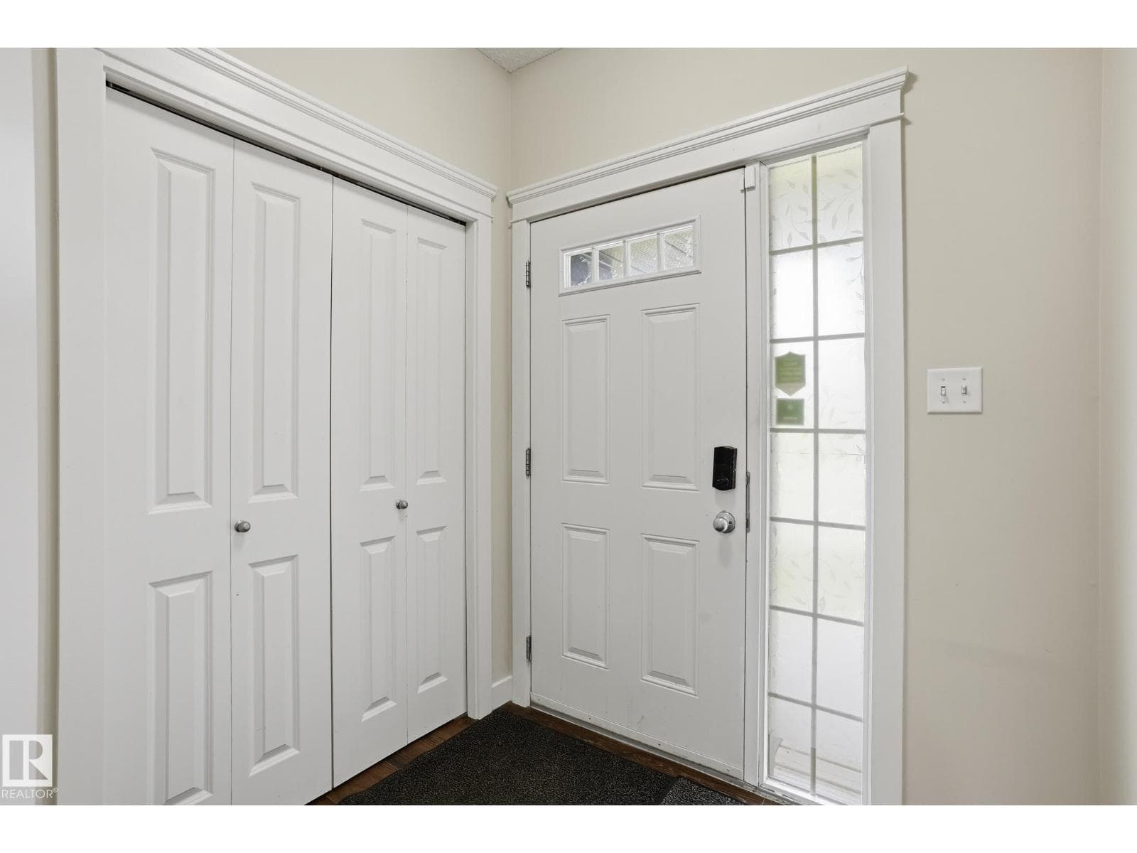 2917 16A AV NW — photo 4