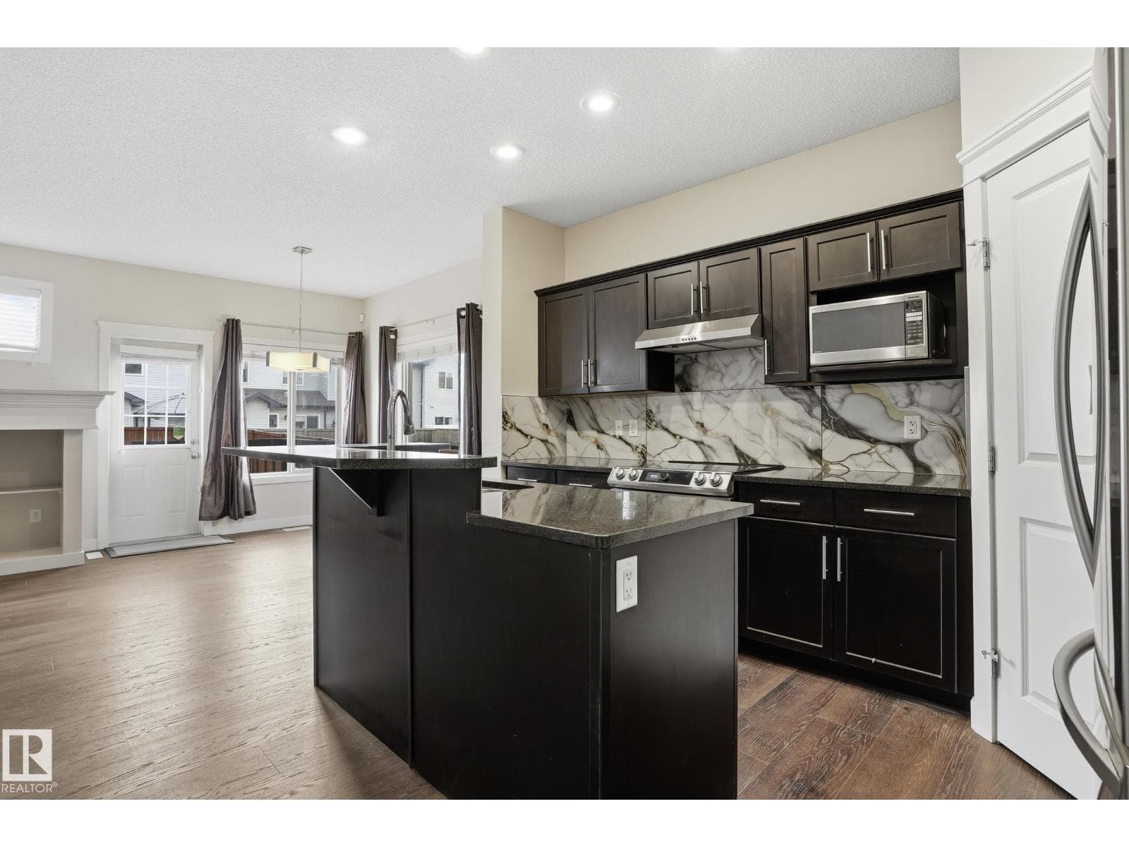 2917 16A AV NW — photo 5