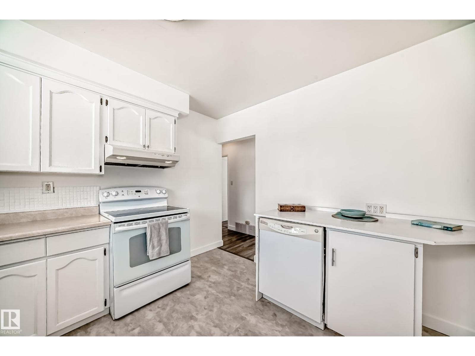 12824 134 AV NW — photo 3