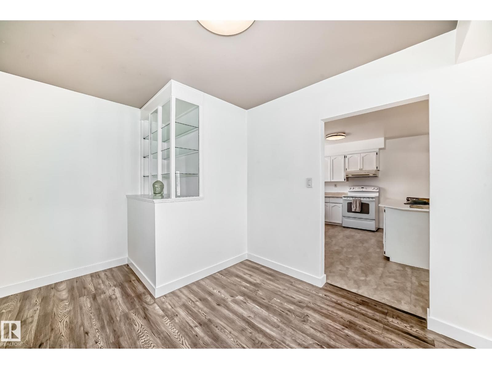 12824 134 AV NW — photo 4