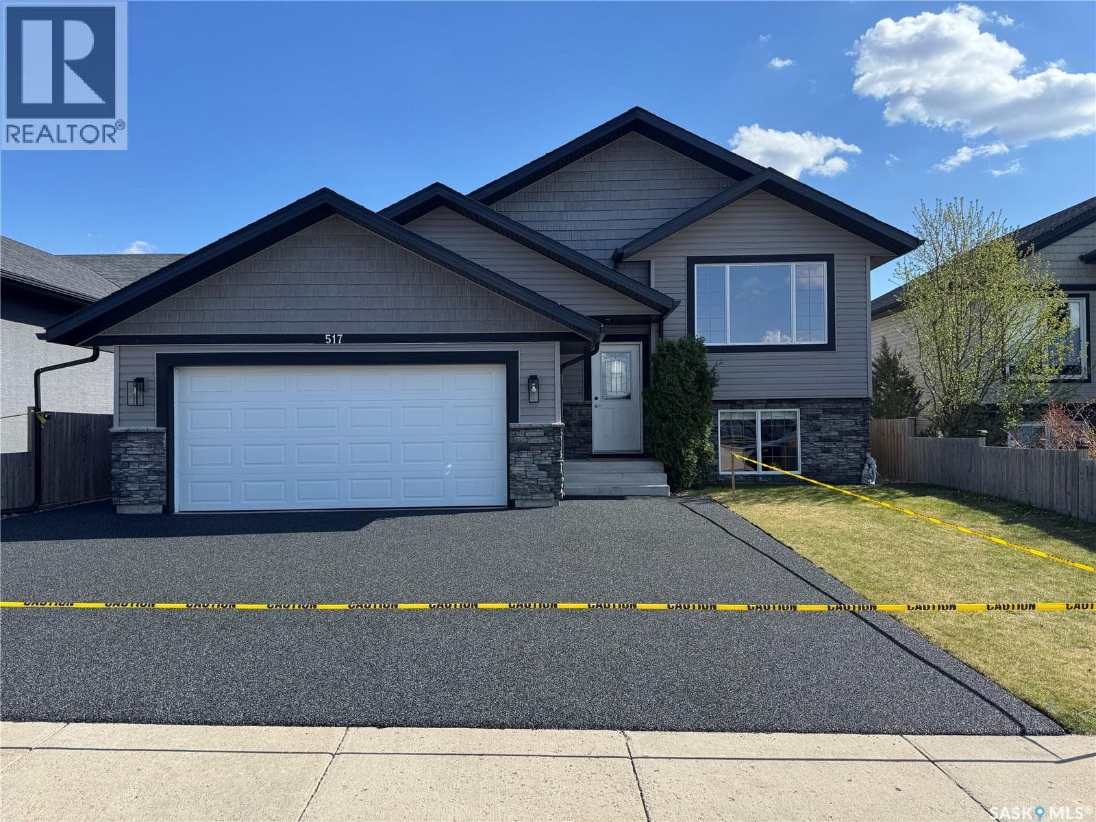517 Redwood CRESCENT