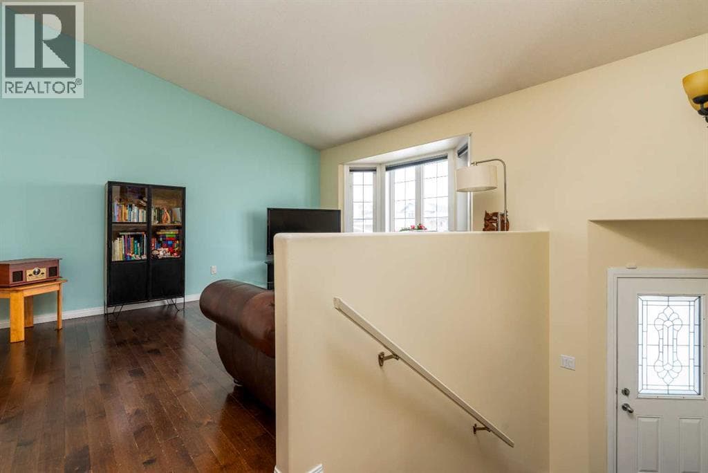 6813 41 Street — photo 2