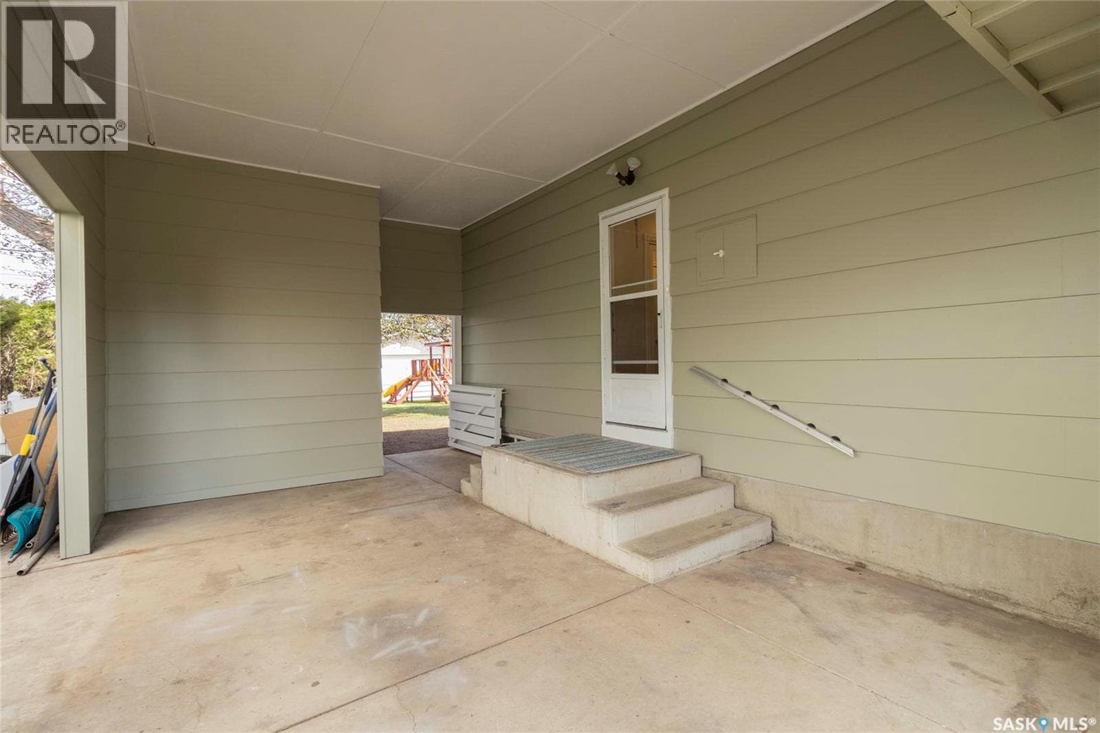 1515 Hilliard STREET E — photo 3