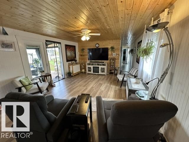5013 53 AV — photo 4