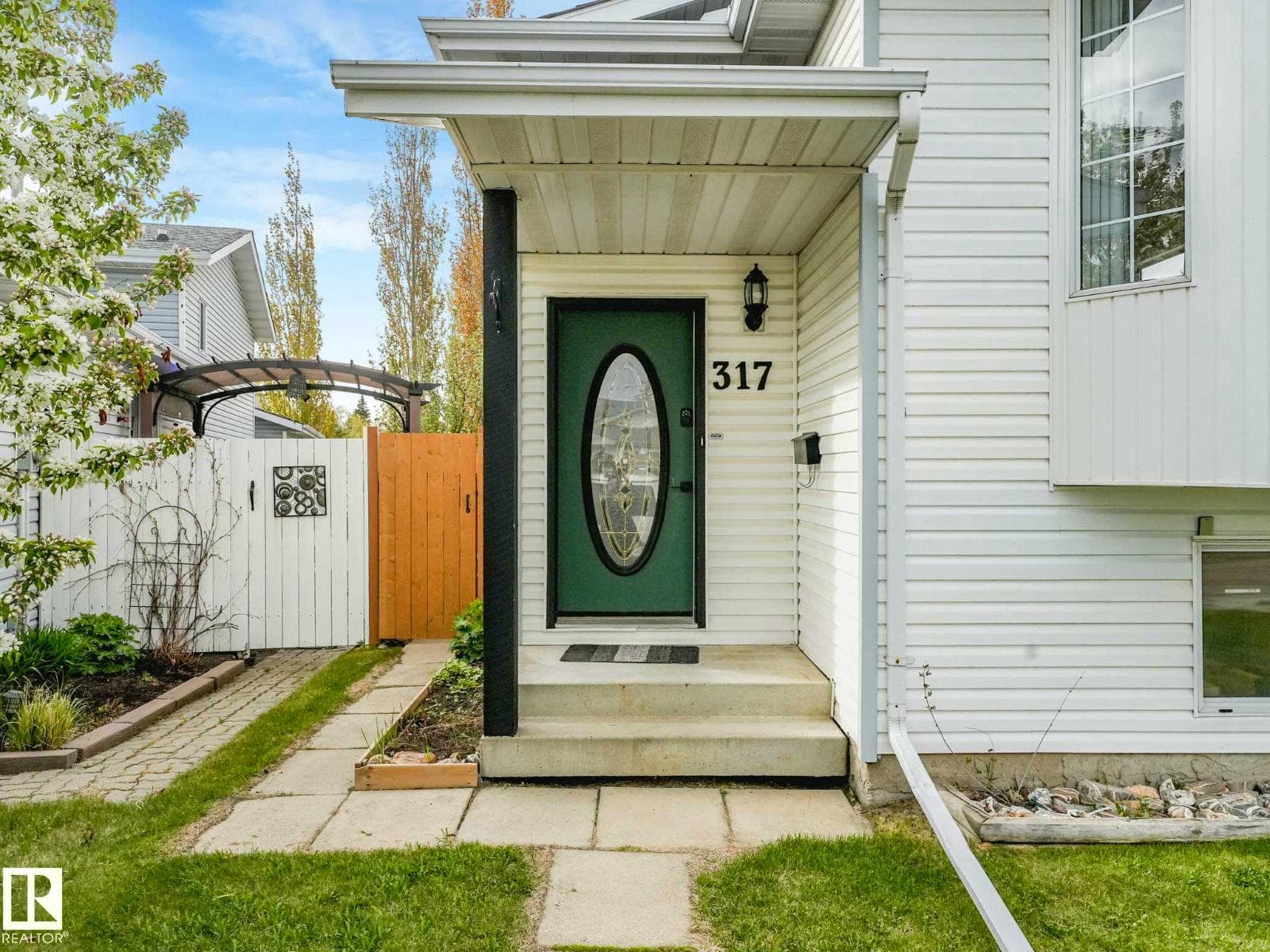 317 KLINE CR NW — photo 2