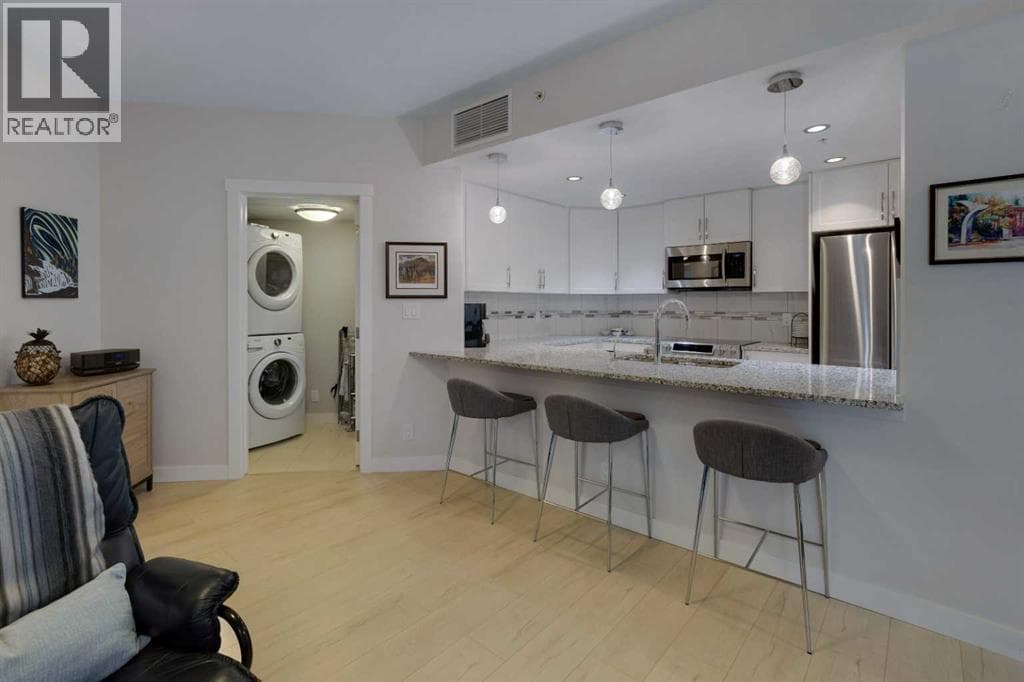 109, 32 Varsity Estates Circle NW — photo 5