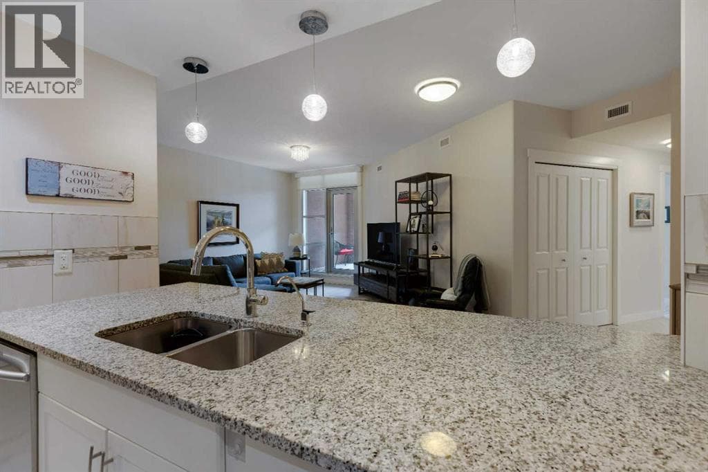 109, 32 Varsity Estates Circle NW — photo 4