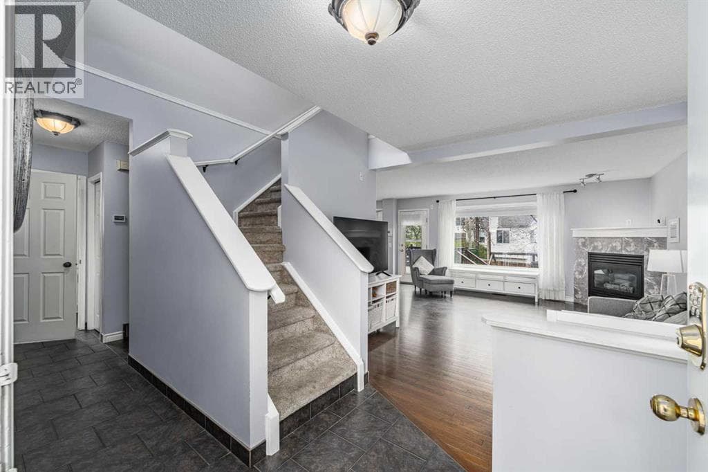 381 Hidden Valley Manor NW — photo 3
