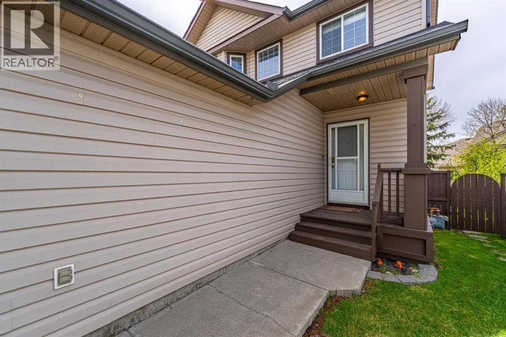 381 Hidden Valley Manor NW — photo 2