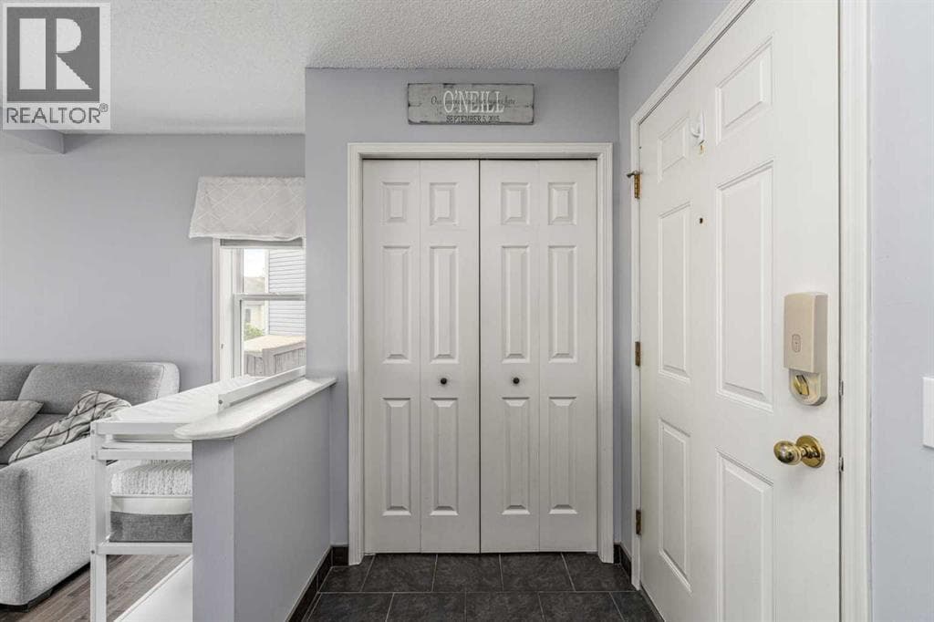 381 Hidden Valley Manor NW — photo 4