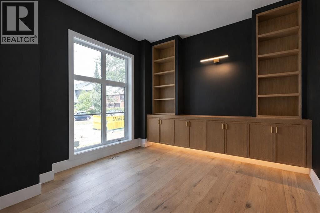 2207 Victoria Crescent NW — photo 4