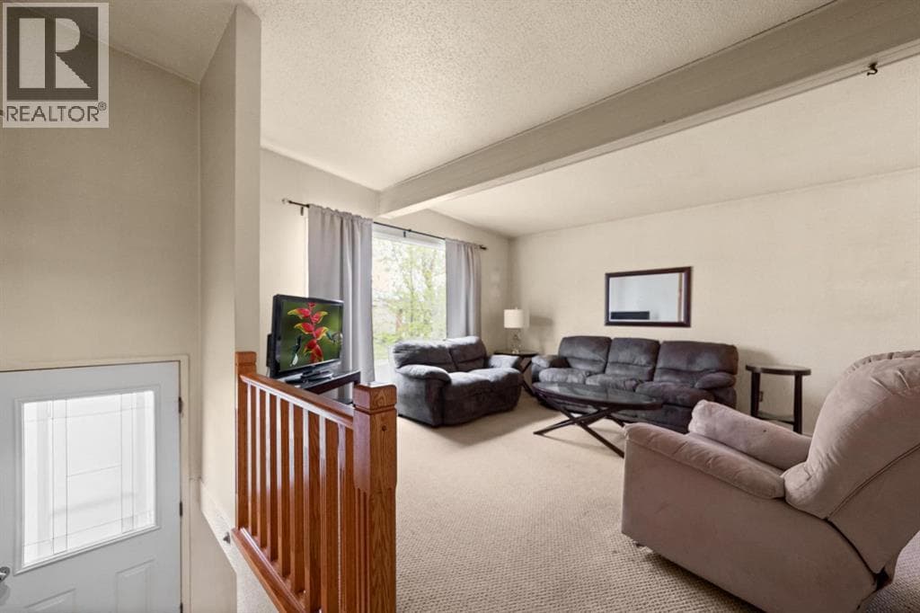 6614 44B Avenue — photo 3