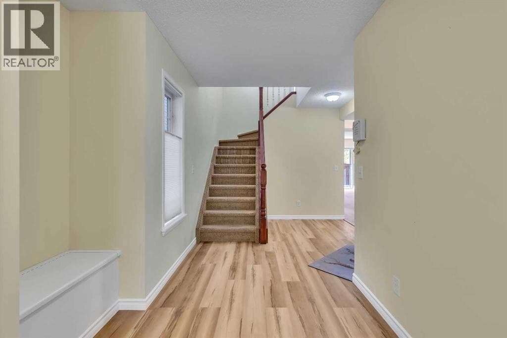140 Valley Ridge Heights NW — photo 3