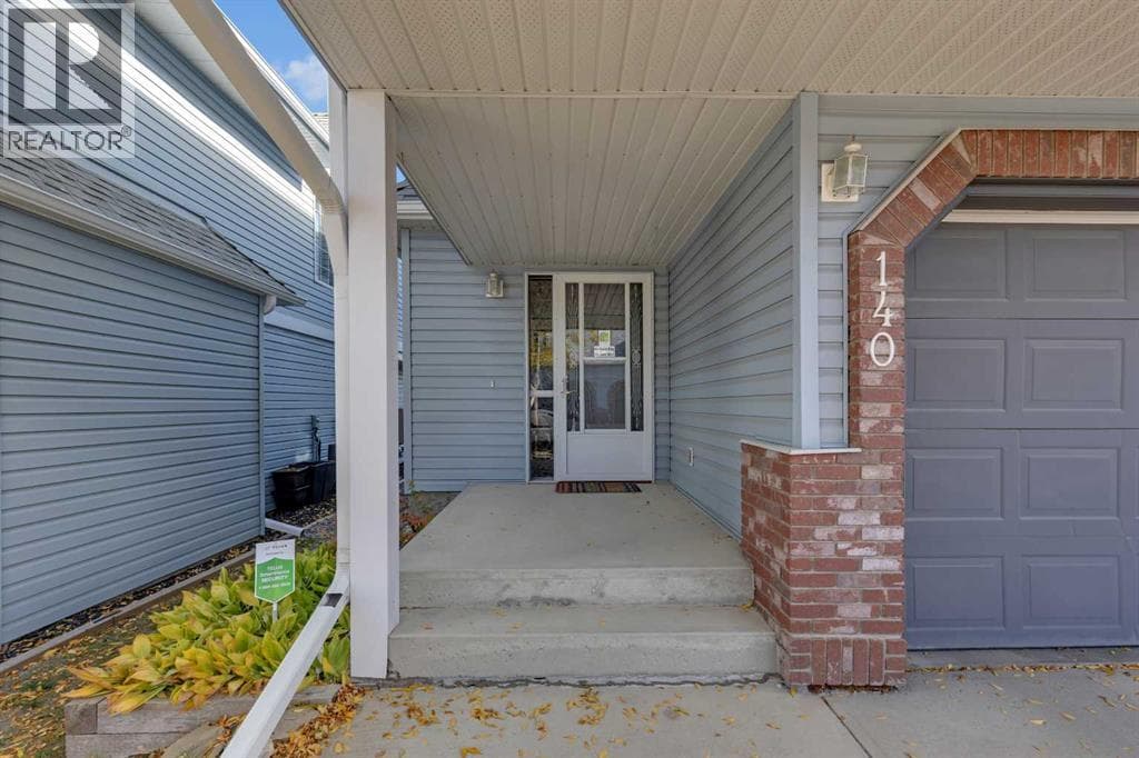 140 Valley Ridge Heights NW — photo 2