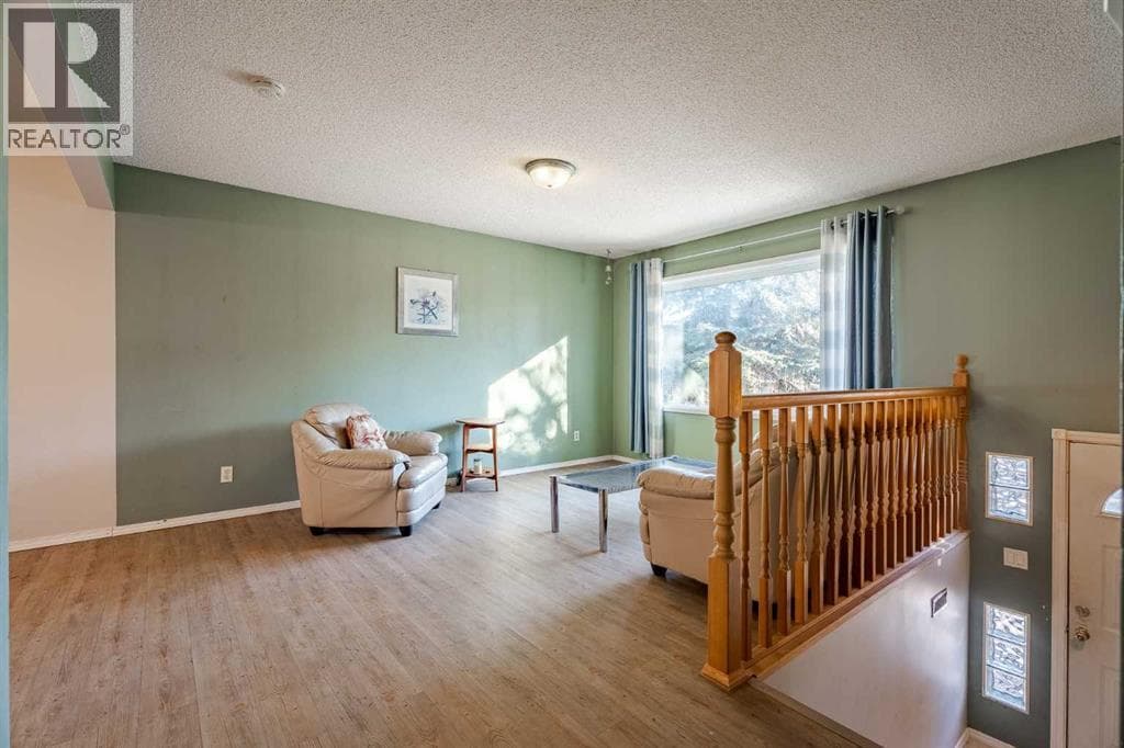 3152 Blakiston Drive NW — photo 2