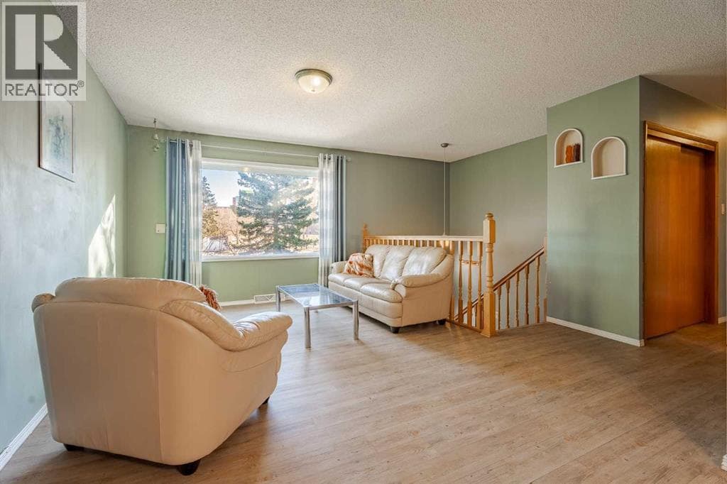 3152 Blakiston Drive NW — photo 3