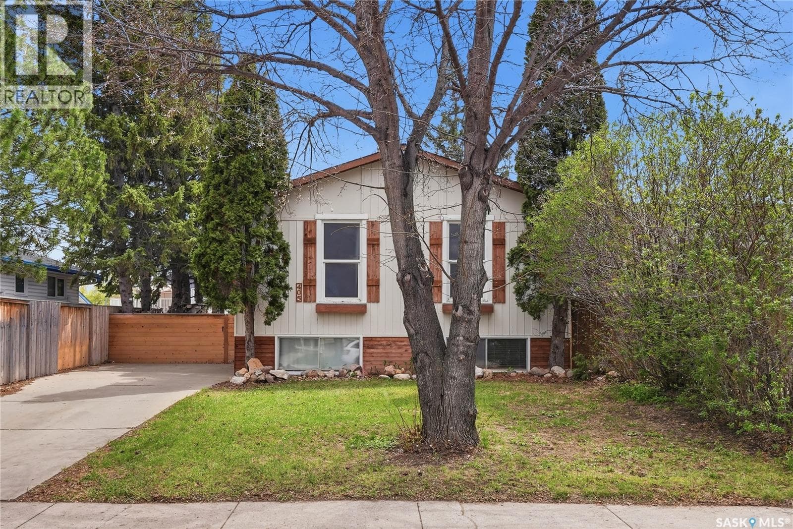 405 St Laurent CRESCENT — photo 2