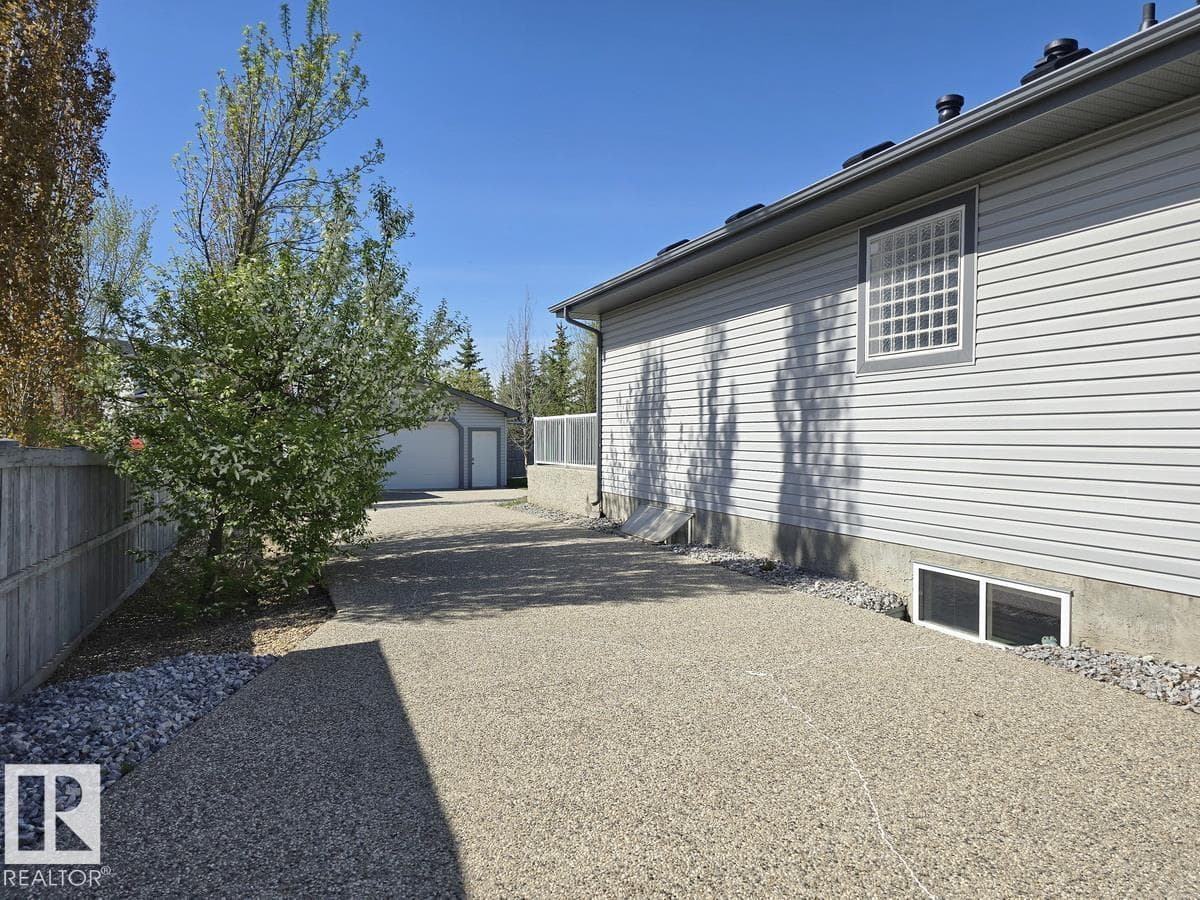 243 GREENFIELD WY — photo 2