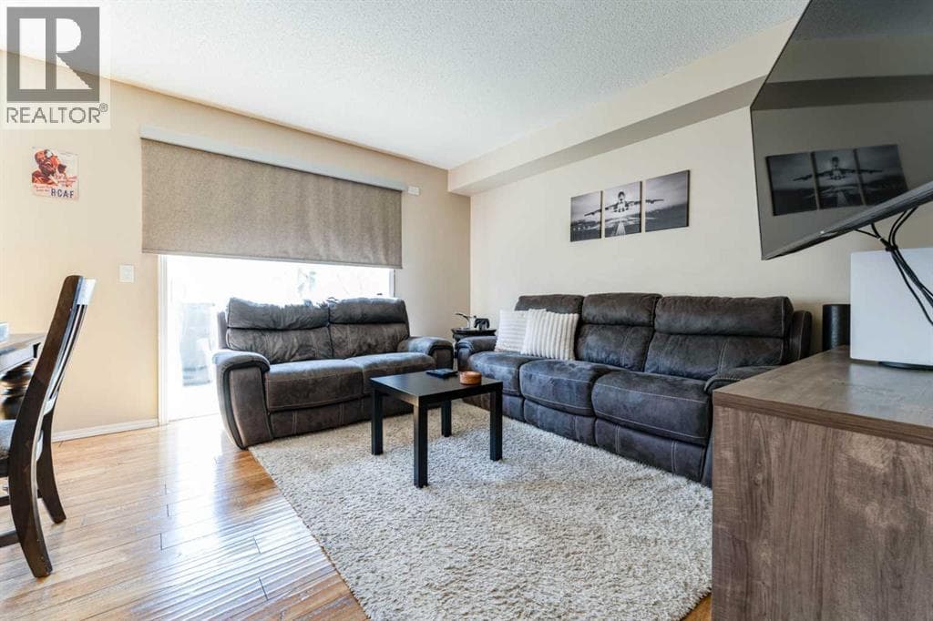 158 Citadel Meadow Gardens NW — photo 4