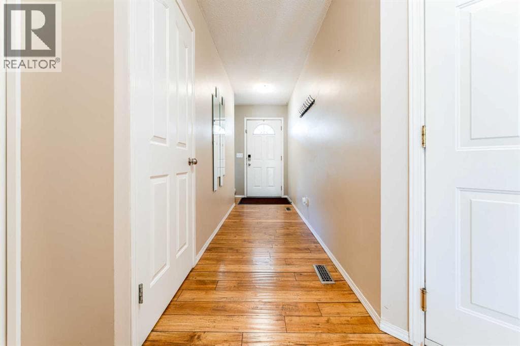 158 Citadel Meadow Gardens NW — photo 2