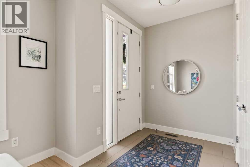 2825 35 Street SW — photo 4