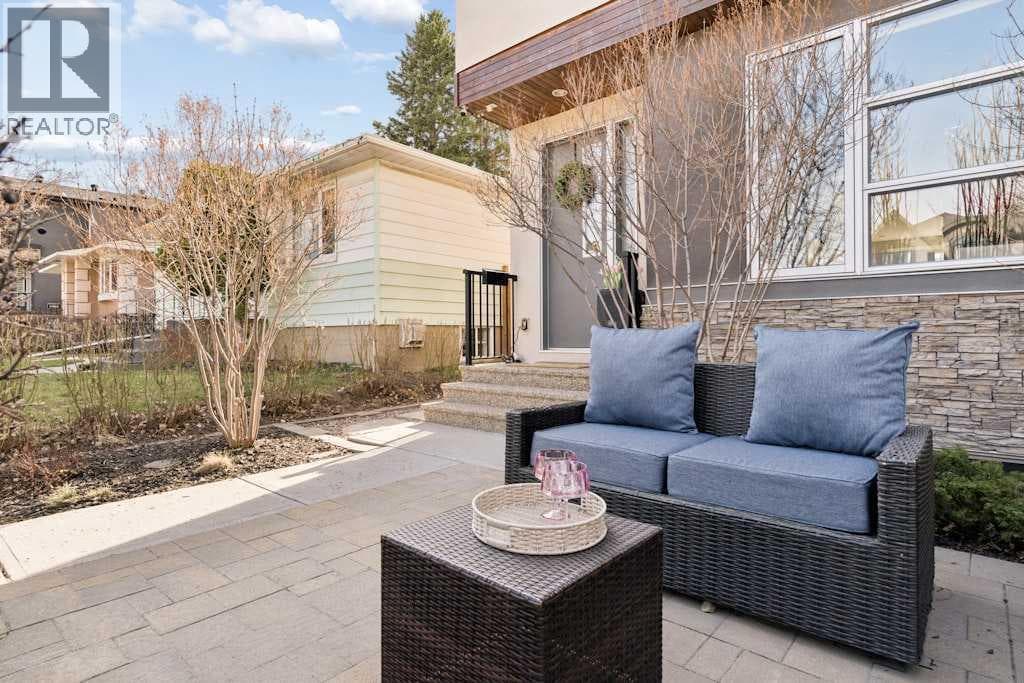 2825 35 Street SW — photo 3