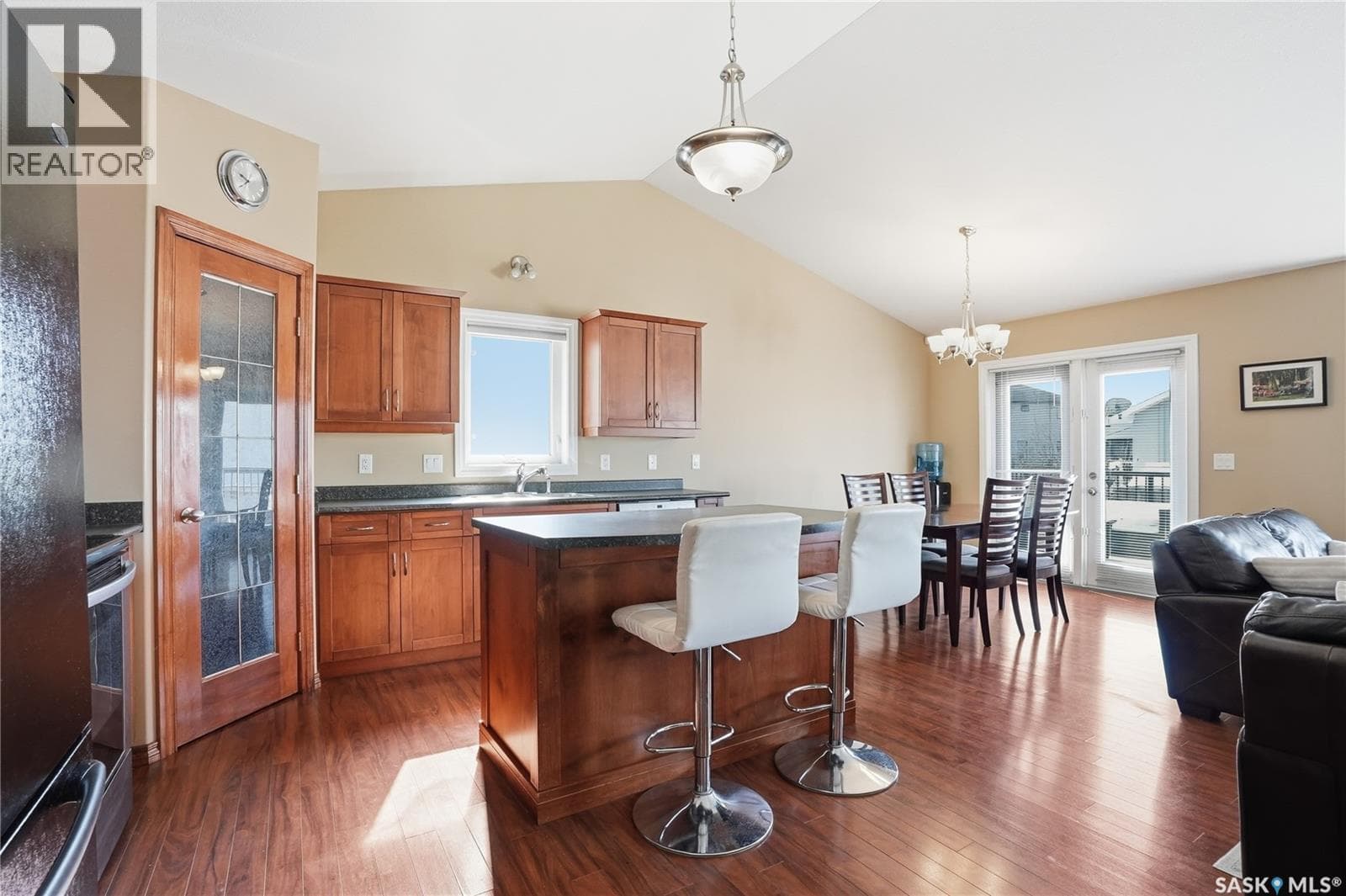 102 Keedwell STREET — photo 5