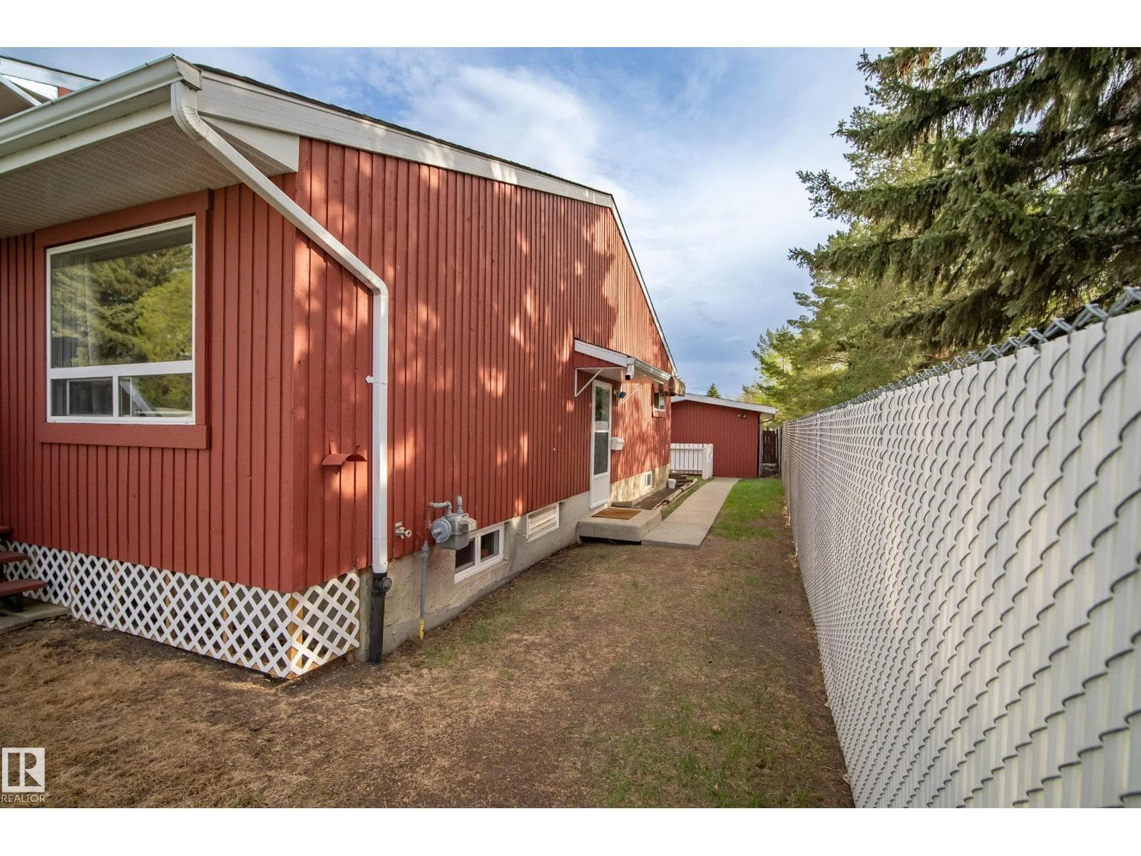 10688 Beaumaris RD NW — photo 5