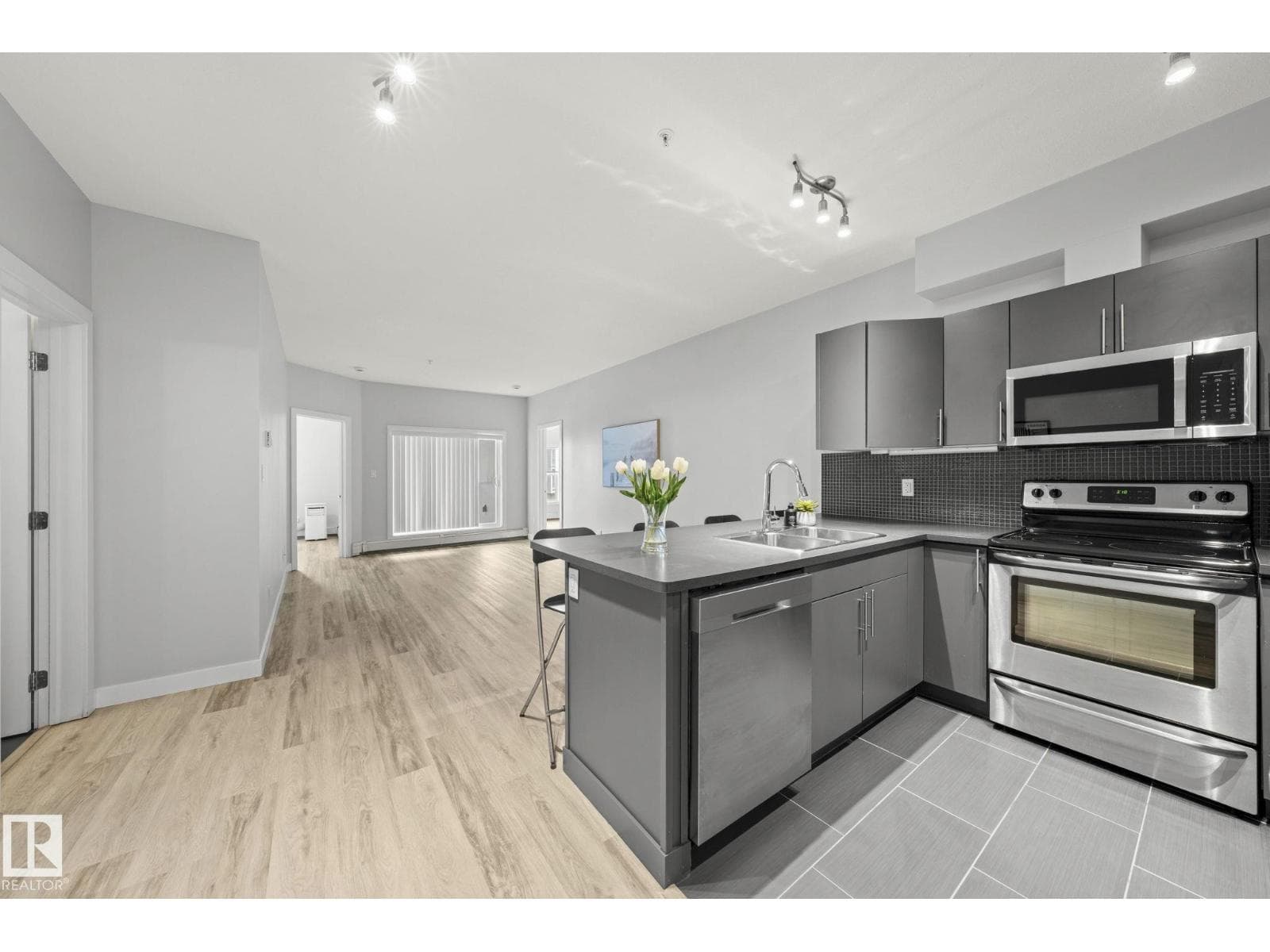 #306 10611 117 ST NW — photo 3