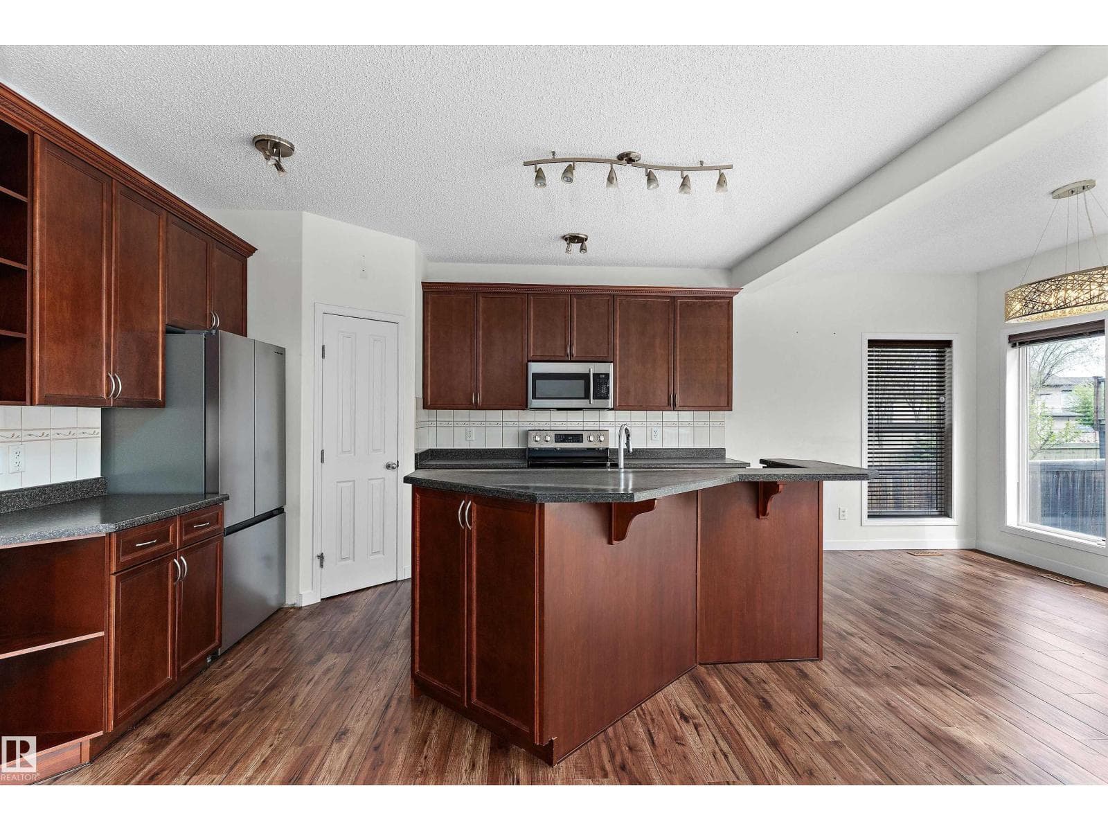 583 Leger WY NW — photo 4