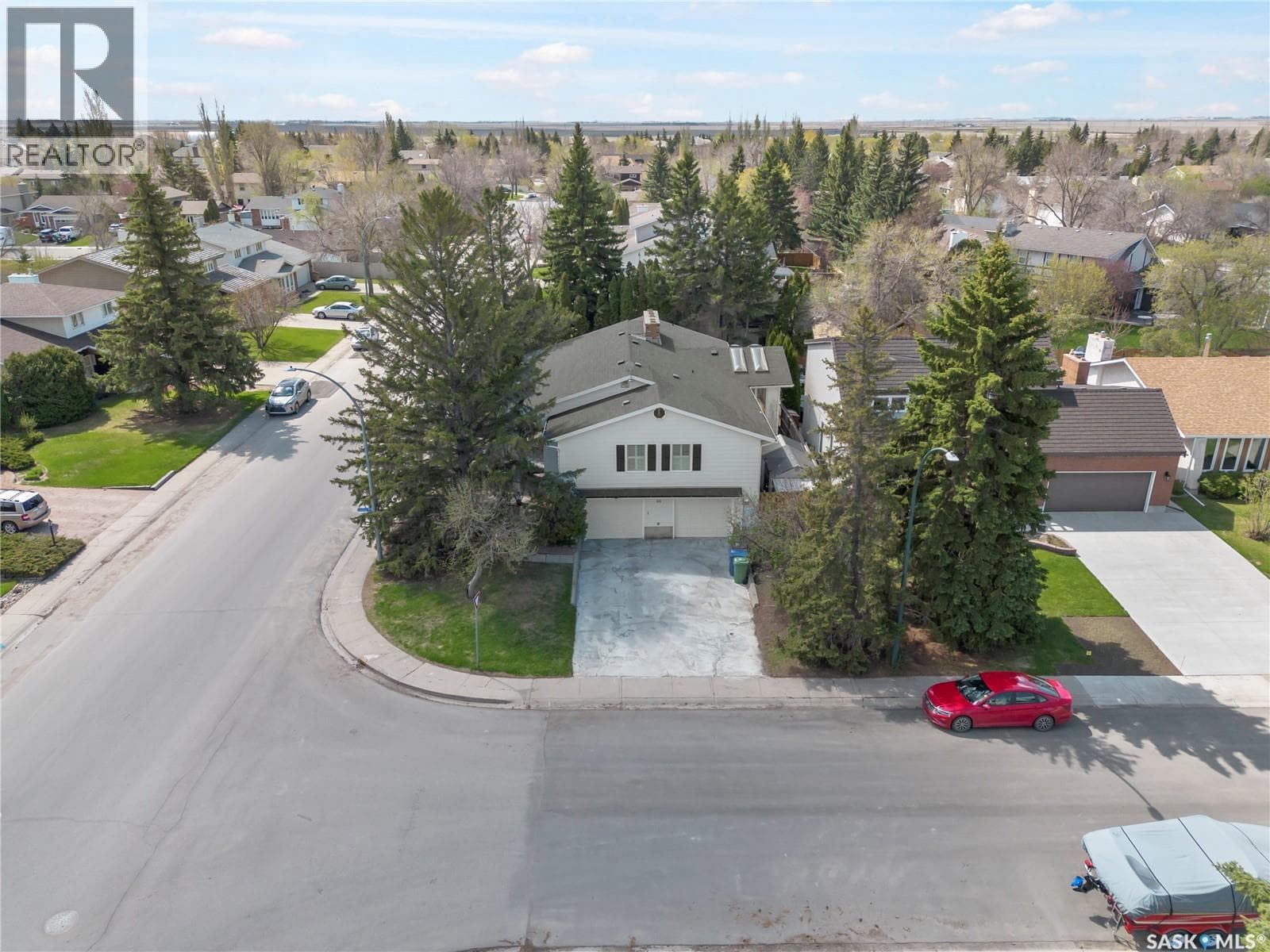 66 LESLIE PLACE — photo 2