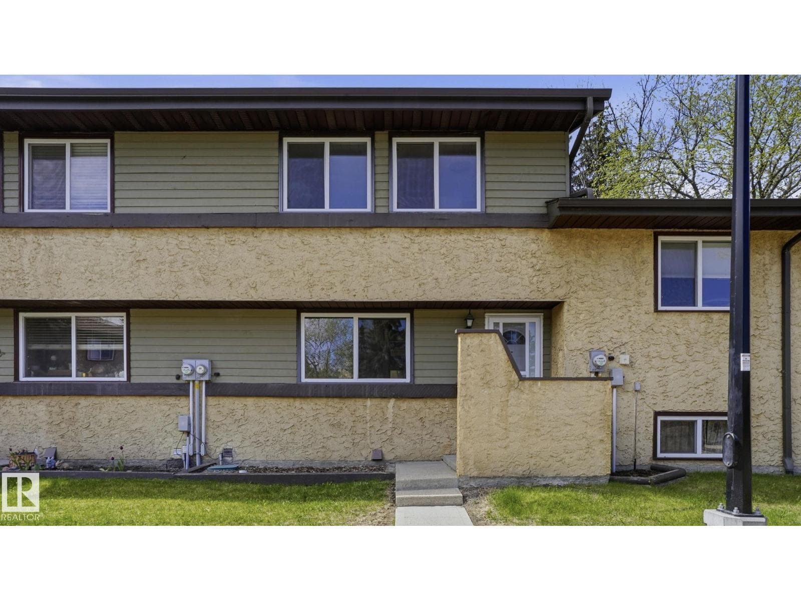 210 WOODBRIDGE WY — photo 3