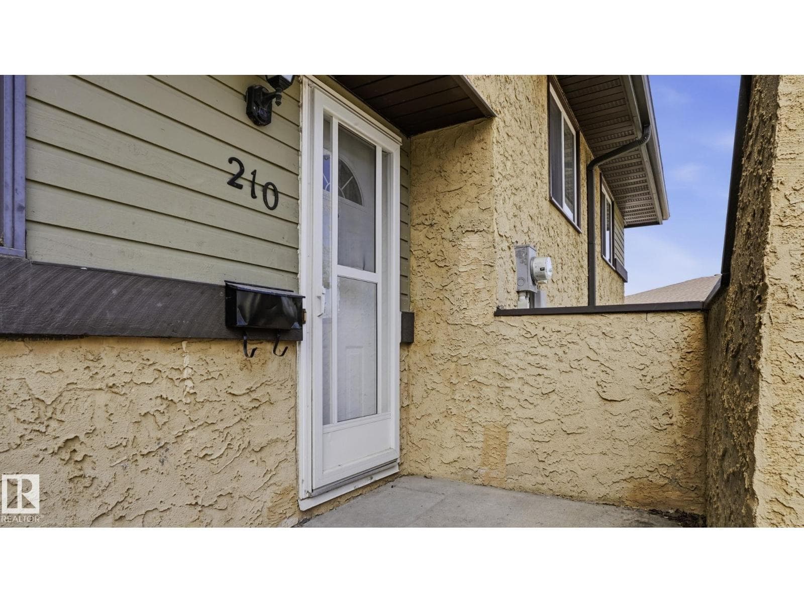 210 WOODBRIDGE WY — photo 5