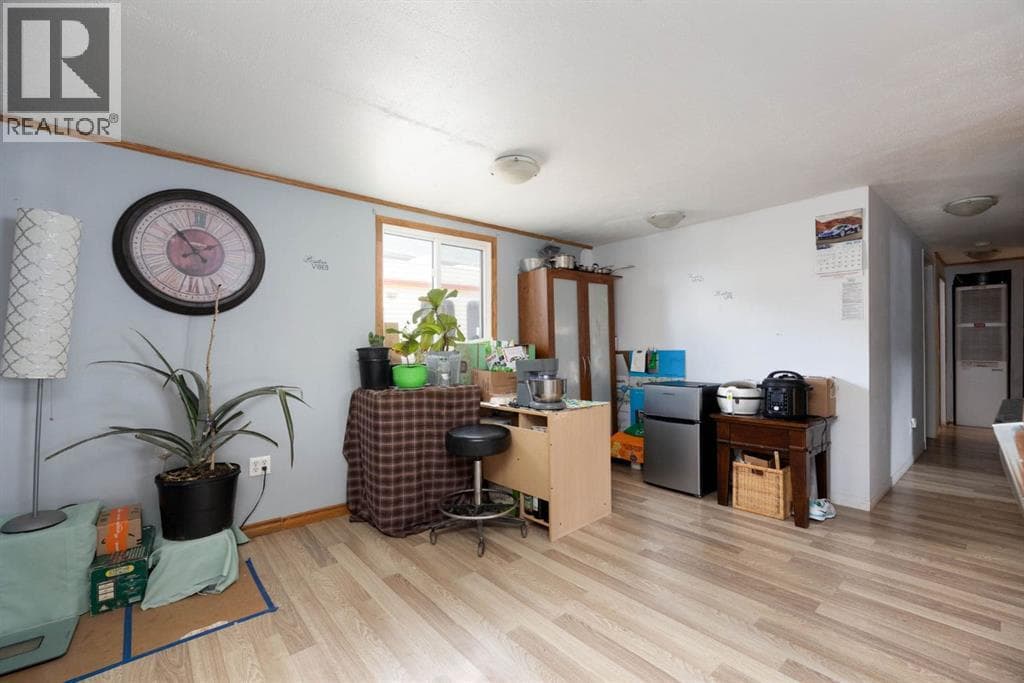 216 Grenfell Crescent — photo 4