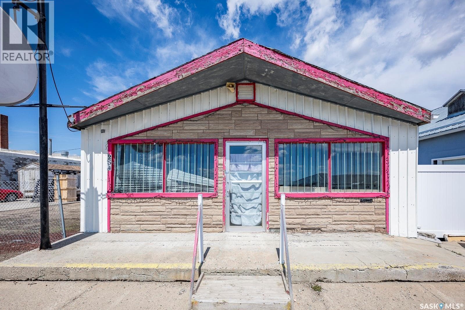 254 RAILWAY AVENUE — photo 2