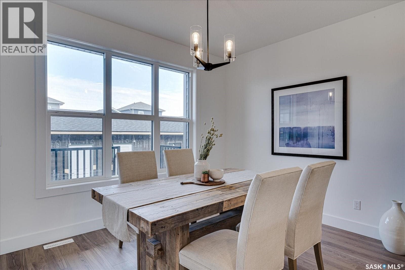 145 Rosewood BOULEVARD E — photo 4