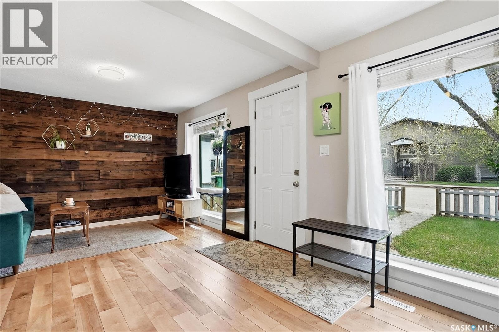 505 F AVENUE S — photo 2