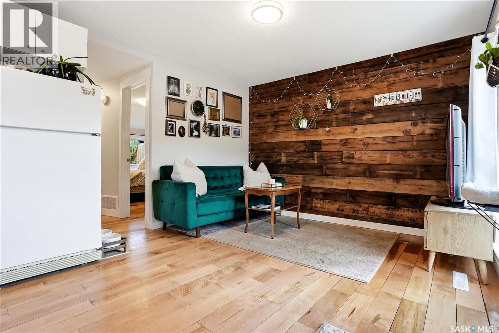 505 F AVENUE S — photo 4