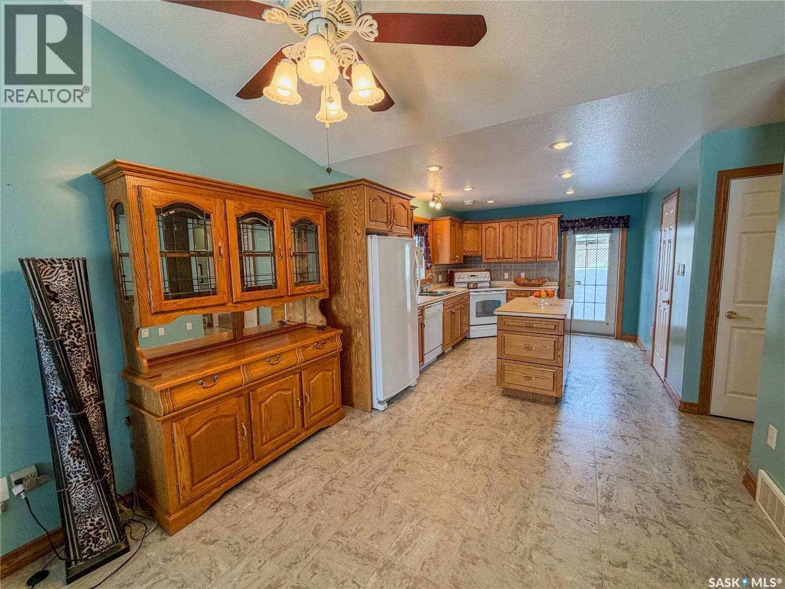 52 Russell DRIVE — photo 2