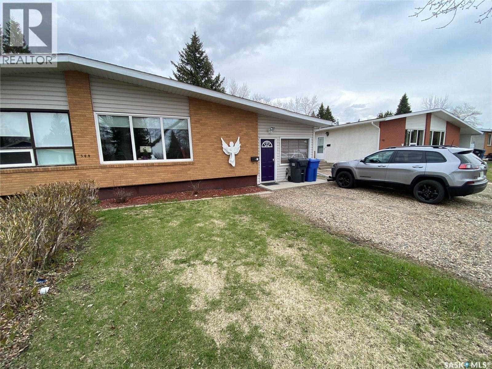 2 544 Circlebrooke DRIVE