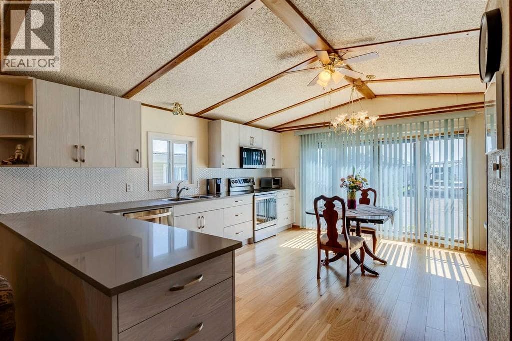 101, 99 Arbour Lake Road NW — photo 4