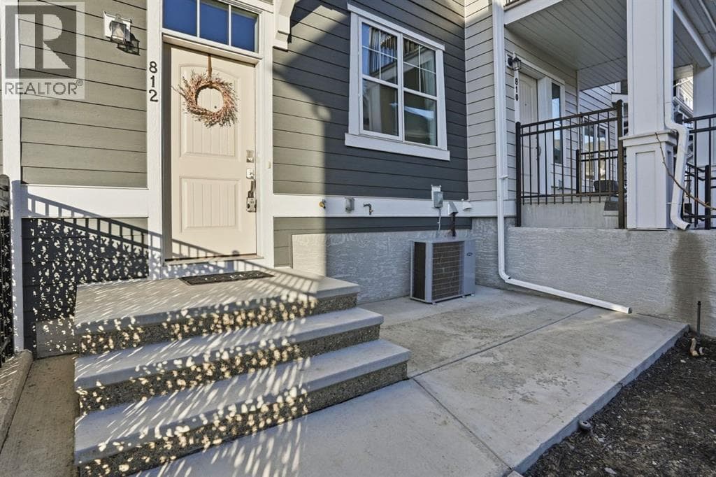 812 Cranbrook Walk SE — photo 4