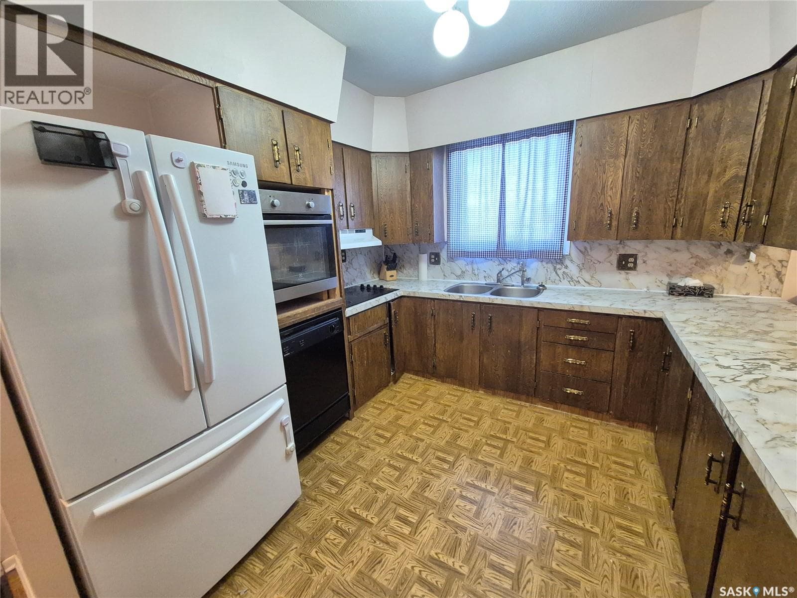 10 Yandeau CRESCENT — photo 5
