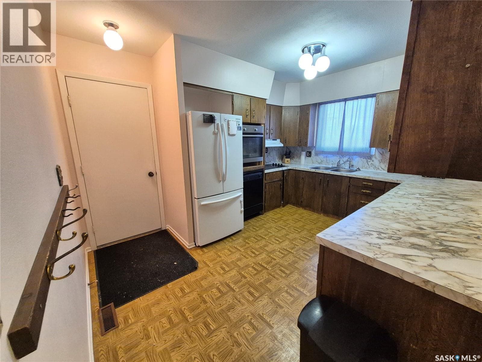 10 Yandeau CRESCENT — photo 3
