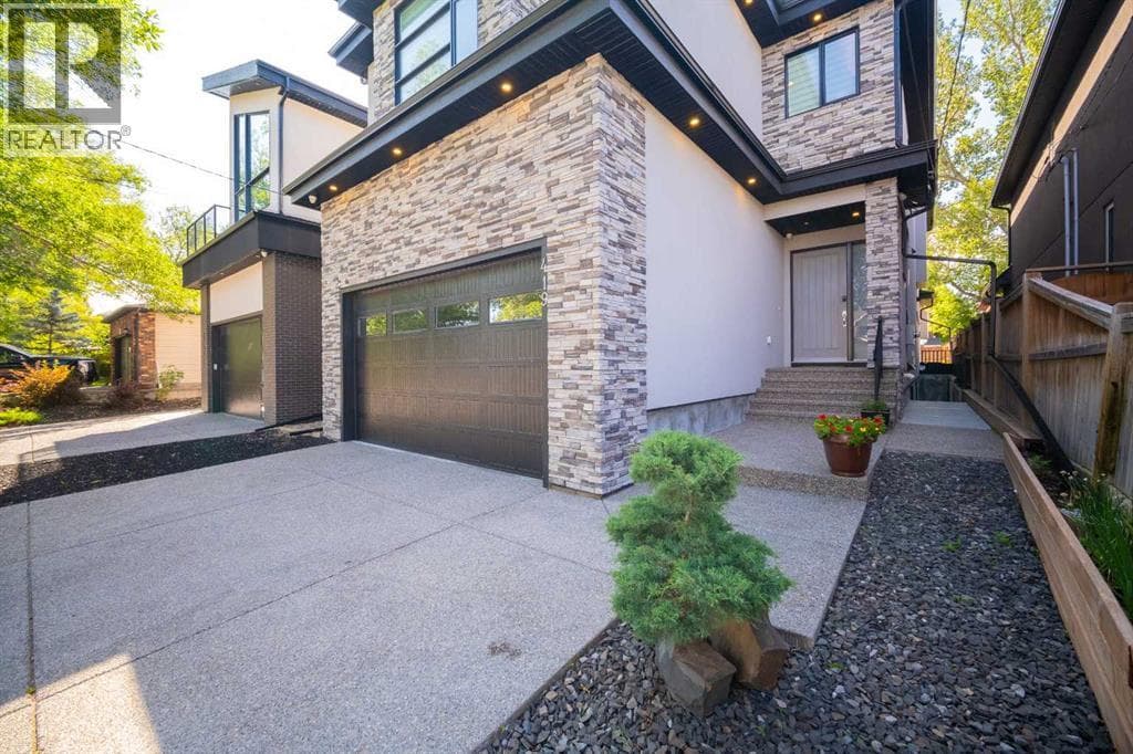 419 29 Avenue NE — photo 2
