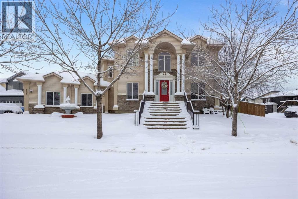 158 Pickles Crescent
