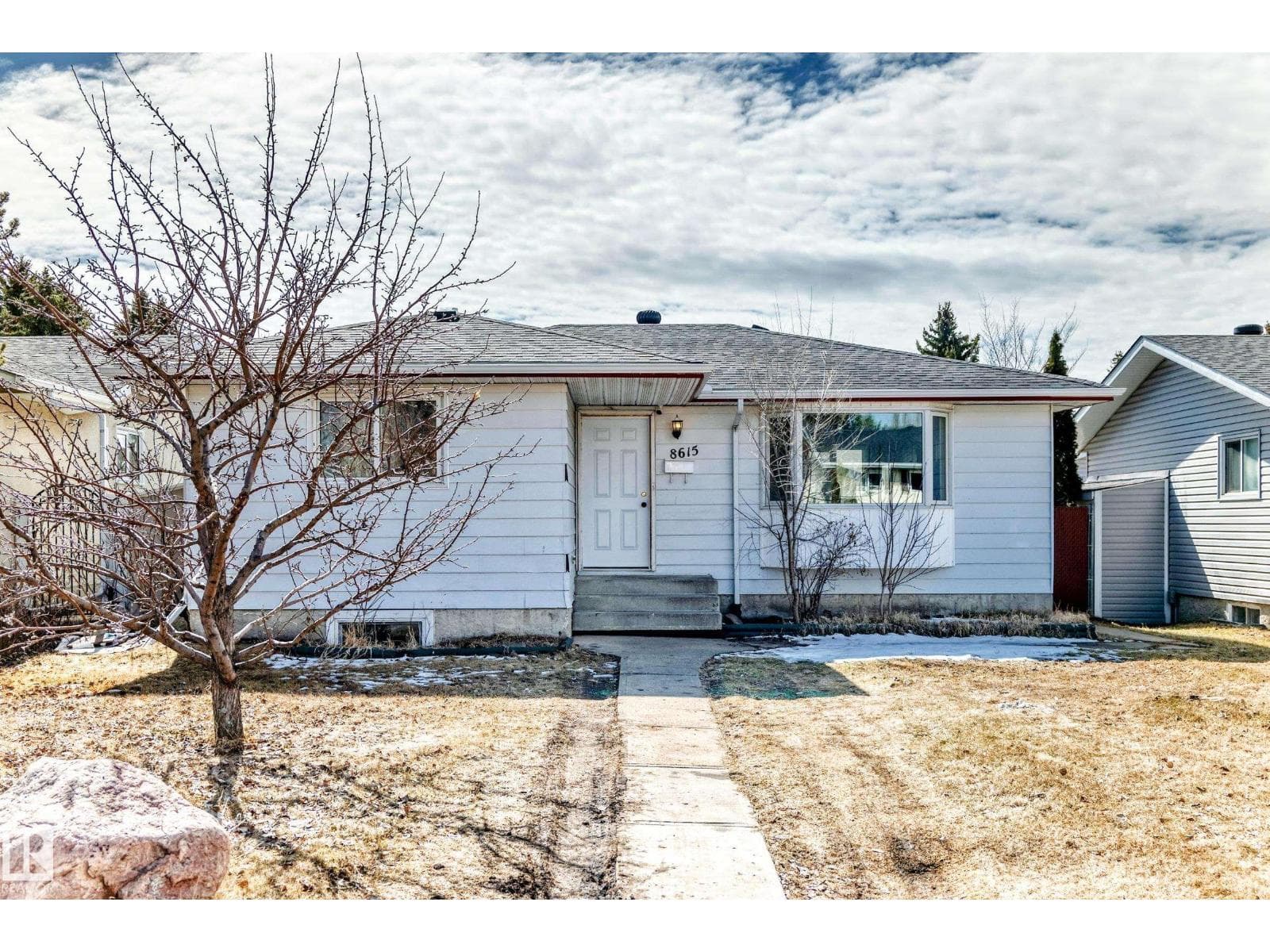 8615 42A AV NW