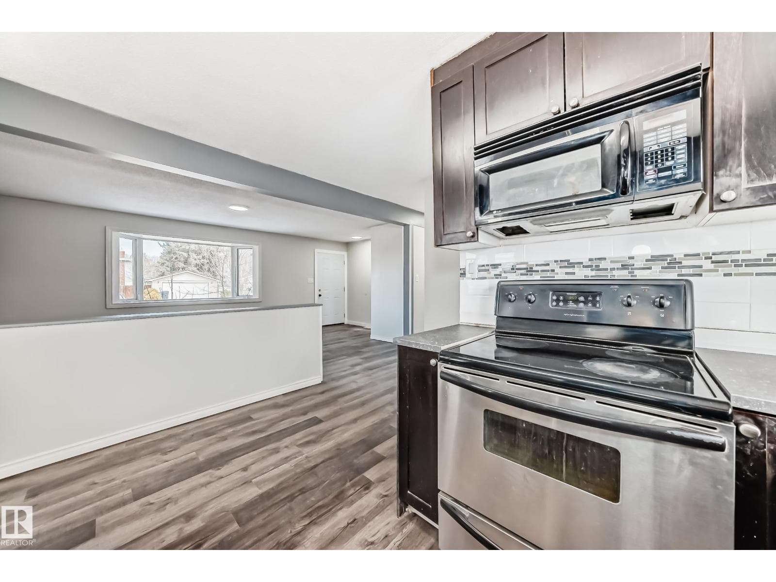8615 42A AV NW — photo 5